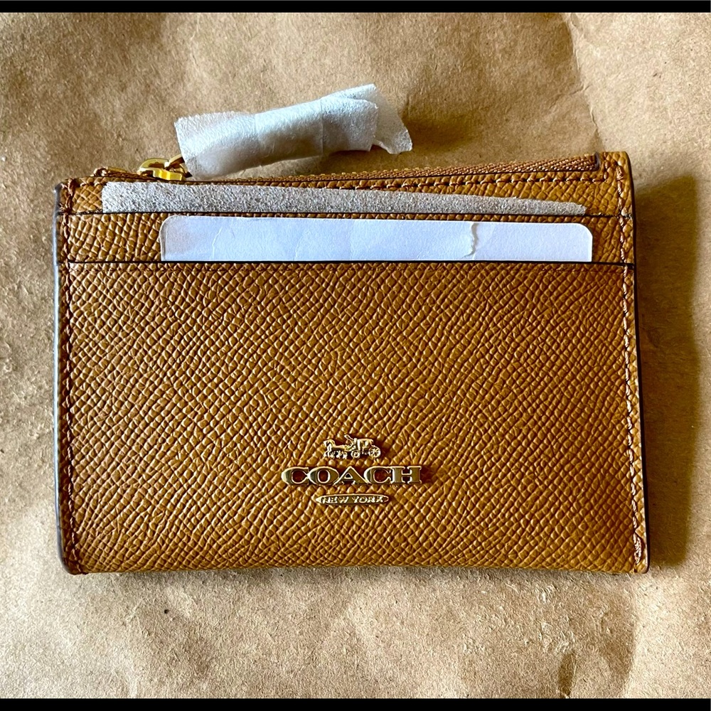Coach Mini Skinny ID Card Case Im/Light Saddle NWT - Picture 1 of 10